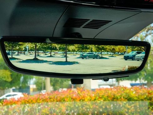 Used 2025 Cadillac Lyriq Sport image 28