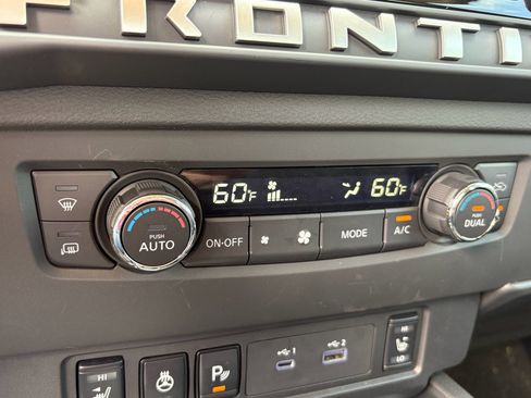 Used 2025 Nissan Frontier SV w/ SV Convenience Package image 20