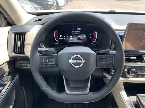 New 2026 Nissan Pathfinder SL FWD image 8
