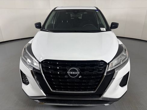 Used 2024 Nissan Kicks S FWD image 3
