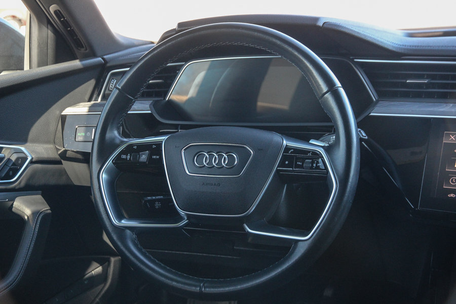 Used 2022 Audi e-tron Premium Plus w/ Premium Plus Package AWD/4WD image 15