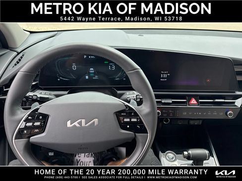 Used 2023 Kia Niro EX Touring FWD image 17