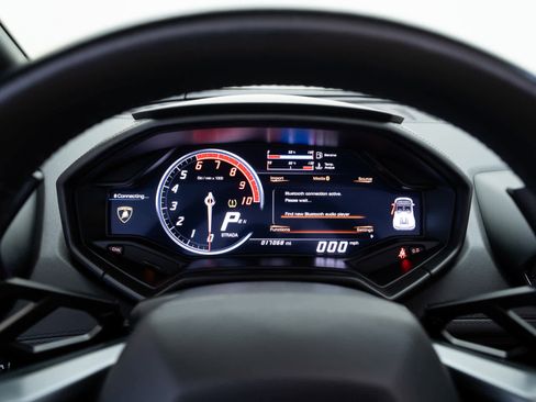 Used 2017 Lamborghini Huracan LP 580-2 RWD image 11