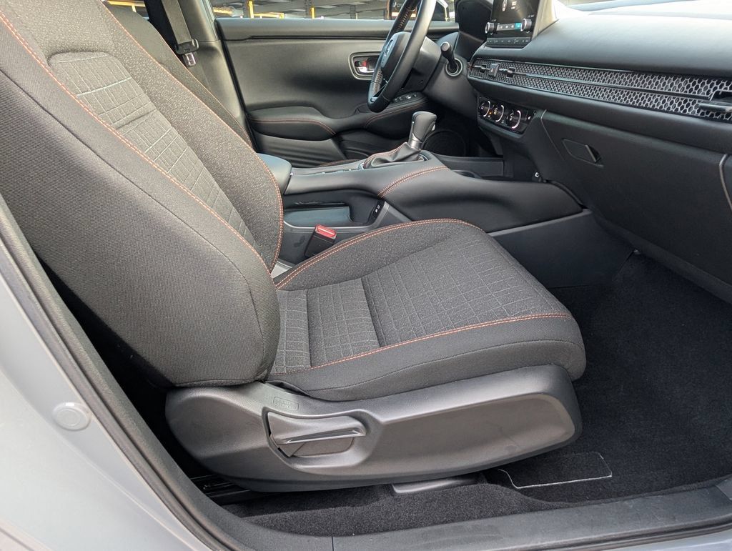 Used 2025 Honda HR-V Sport image 22