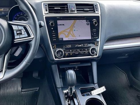 Used 2019 Subaru Outback 3.6R Touring AWD/4WD image 6