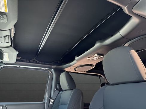 Used 2020 Jeep Wrangler Sport image 24