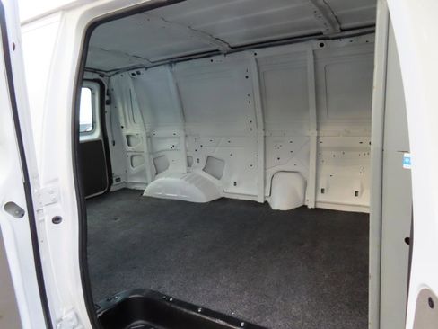 Used 2014 Ford E-250 and Econoline 250 w/ Power Group image 19