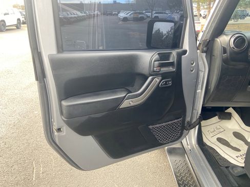 Used 2018 Jeep Wrangler Unlimited Sport S image 13