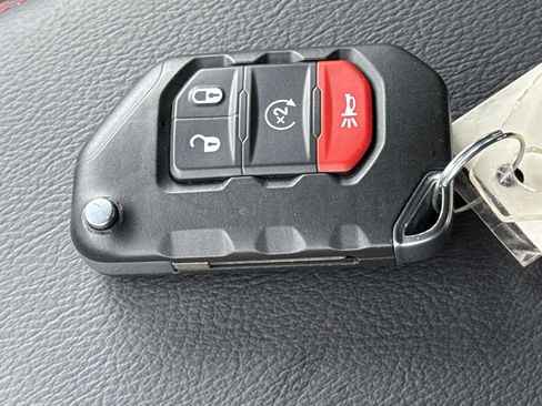 Used 2025 Jeep Wrangler Unlimited Rubicon w/ Safety Group image 35