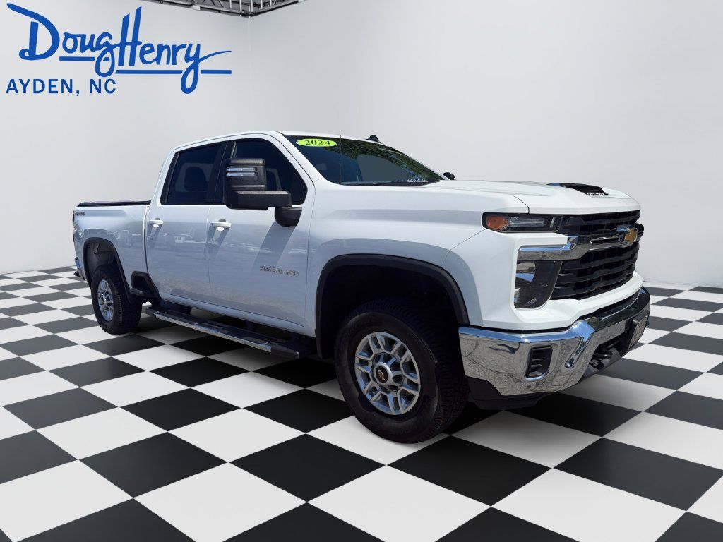 Used 2024 Chevrolet Silverado 2500 LT AWD/4WD image 7