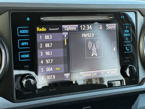 Used 2019 Toyota Tacoma 2WD Double Cab image 17