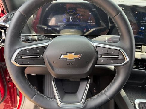 Used 2025 Chevrolet Equinox LT w/ Safety and Technology Package AWD/4WD image 24
