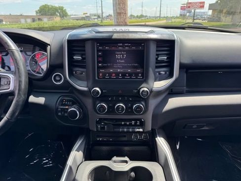 Used 2019 RAM 1500 Big Horn AWD/4WD image 2