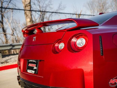 Used 2015 Nissan GT-R Premium image 49