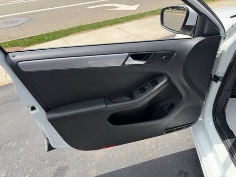 Used 2018 Volkswagen Jetta S FWD image 11