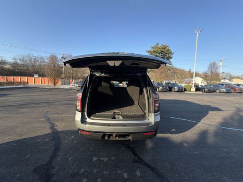 Used 2023 Chevrolet Suburban Z71 w/ Luxury Package image 25