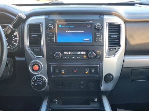 Used 2017 Nissan Titan PRO-4X w/ Pro-4x Convenience Package image 18