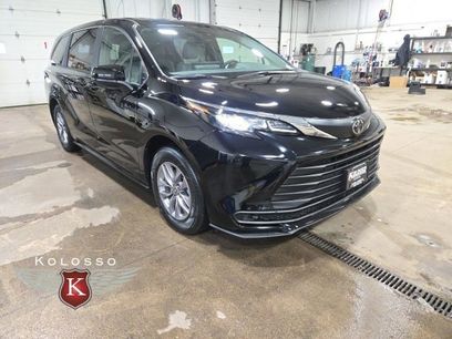 Used 2026 Toyota Sienna LE