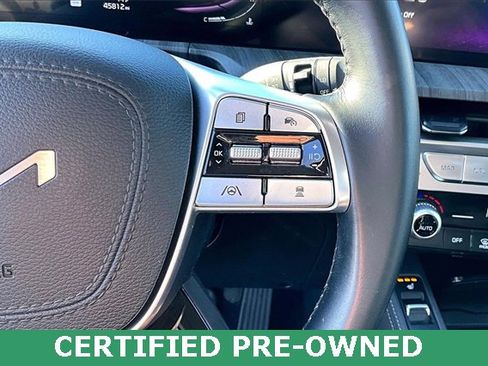 Used 2023 Kia Telluride EX w/ EX Captain's Chair Package image 18