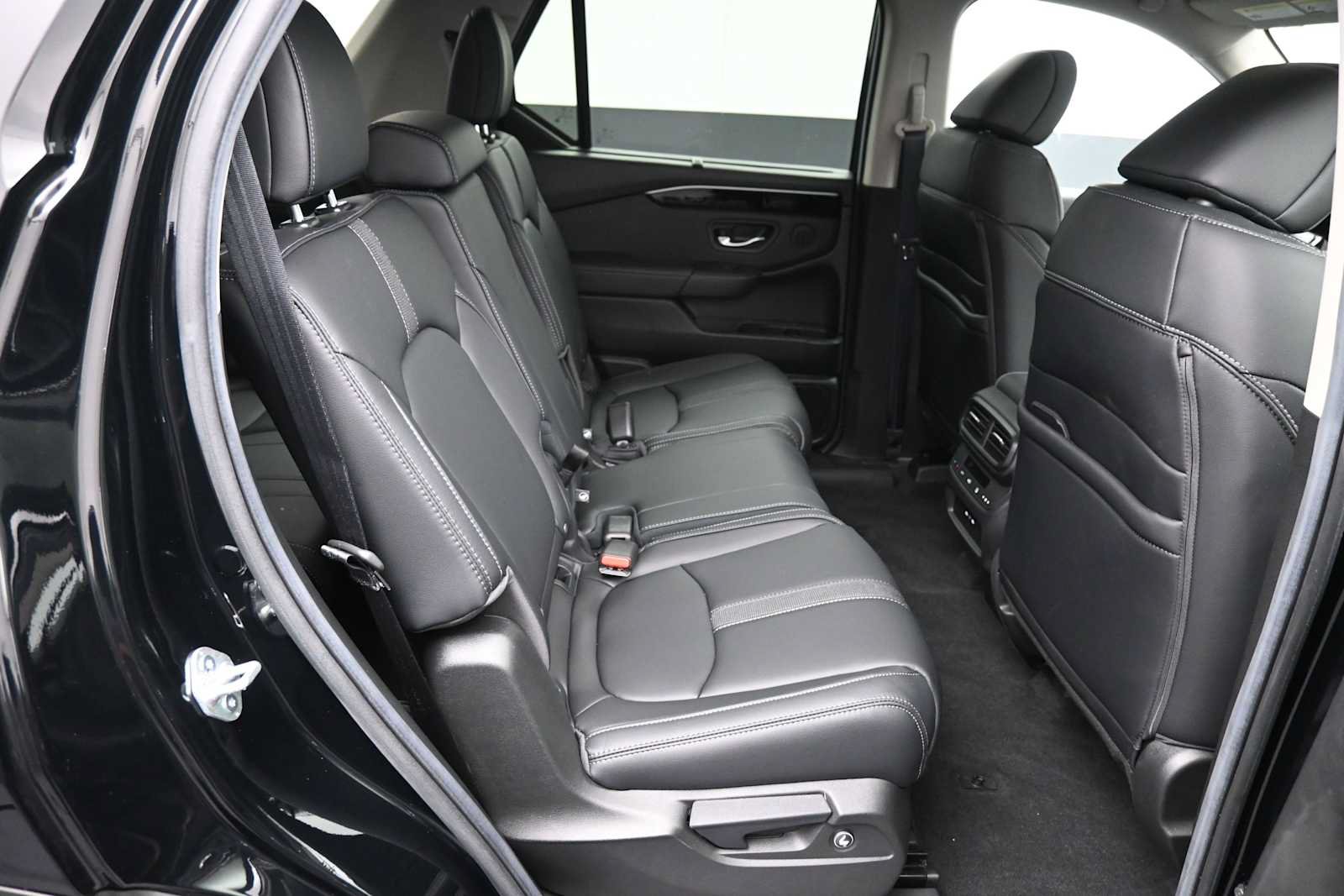 Certified 2025 Honda Pilot Touring image 27