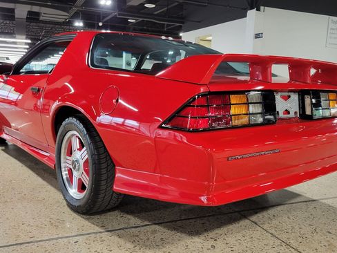 Used 1991 Chevrolet Camaro Z28 RWD image 30