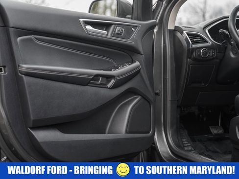 Used 2019 Ford Edge Titanium w/ Cold Weather Package image 37