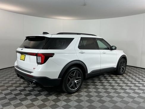 Certified 2025 Ford Explorer ST AWD/4WD image 5