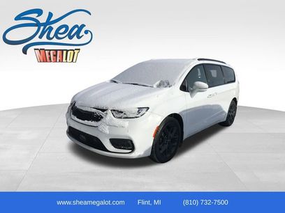Used 2022 Chrysler Pacifica Limited w/ S Appearance Package