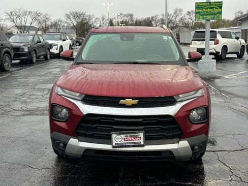 Used 2022 Chevrolet TrailBlazer LT FWD image 2