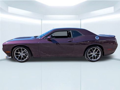 Used 2022 Dodge Challenger GT image 2