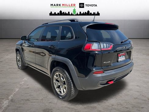 Used 2020 Jeep Cherokee Trailhawk AWD/4WD image 3