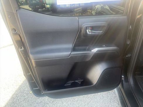 Certified 2020 Toyota Tacoma TRD Off-Road w/ TRD Premium Off Road Package image 20