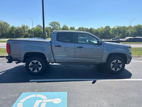 Used 2022 Chevrolet Colorado Z71 AWD/4WD image 7