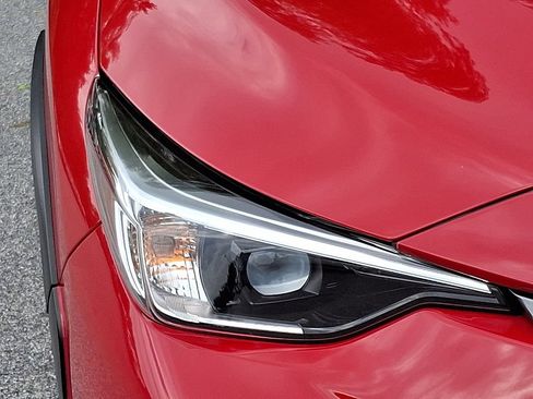 Used 2024 Subaru Crosstrek 2.0i Premium w/ Crosstrek Mirror Package AWD/4WD image 9