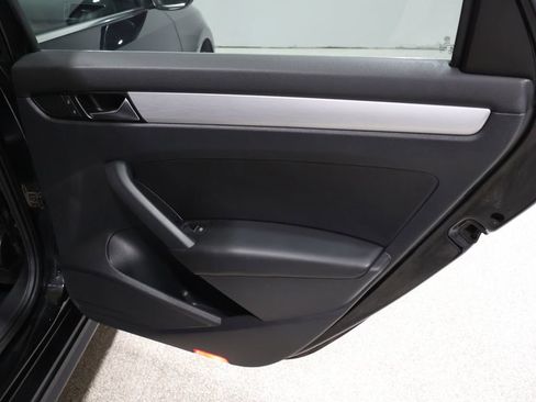 Used 2012 Volkswagen Passat TDI SE image 22