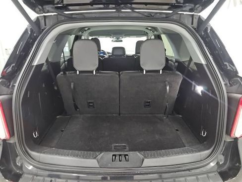 Used 2023 Ford Explorer XLT w/ Equipment Group 202A image 18