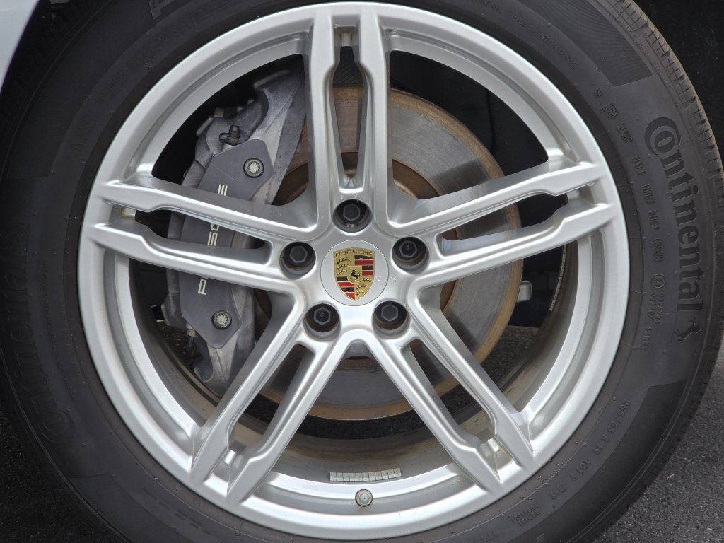 Certified 2024 Porsche Macan AWD/4WD image 14