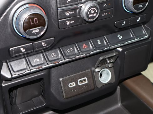 Used 2022 Chevrolet Silverado 1500 RST AWD/4WD image 20