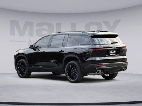 Used 2026 Chevrolet Traverse LT w/ Midnight/Sport Edition image 3