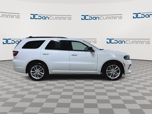 Used 2024 Dodge Durango GT image 2