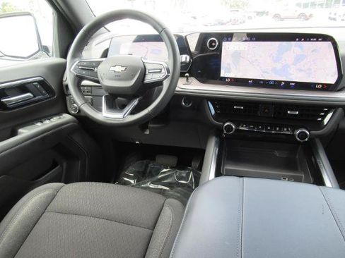 Used 2025 Chevrolet Tahoe LS AWD/4WD image 13