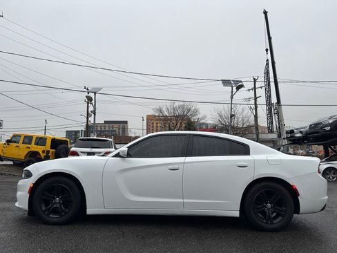 Used 2019 Dodge Charger SXT w/ Driver Confidence Group image 8