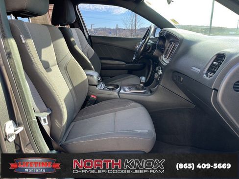 Used 2019 Dodge Charger SXT image 24