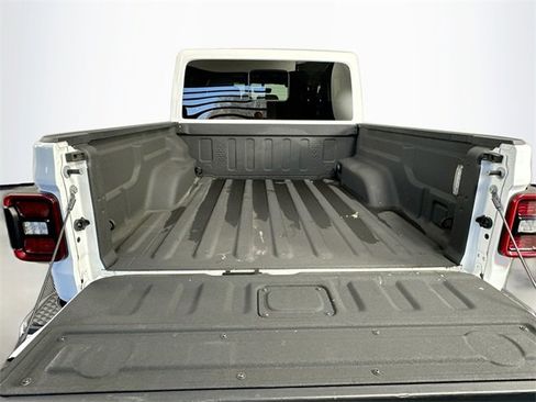 Used 2023 Jeep Gladiator Overland image 30