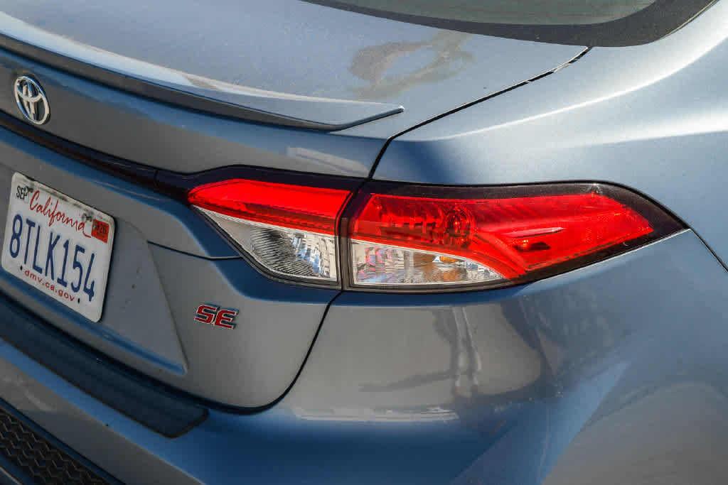 Used 2021 Toyota Corolla SE w/ Carpet Mat Package (TMS) FWD image 6
