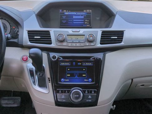 Used 2016 Honda Odyssey SE image 18