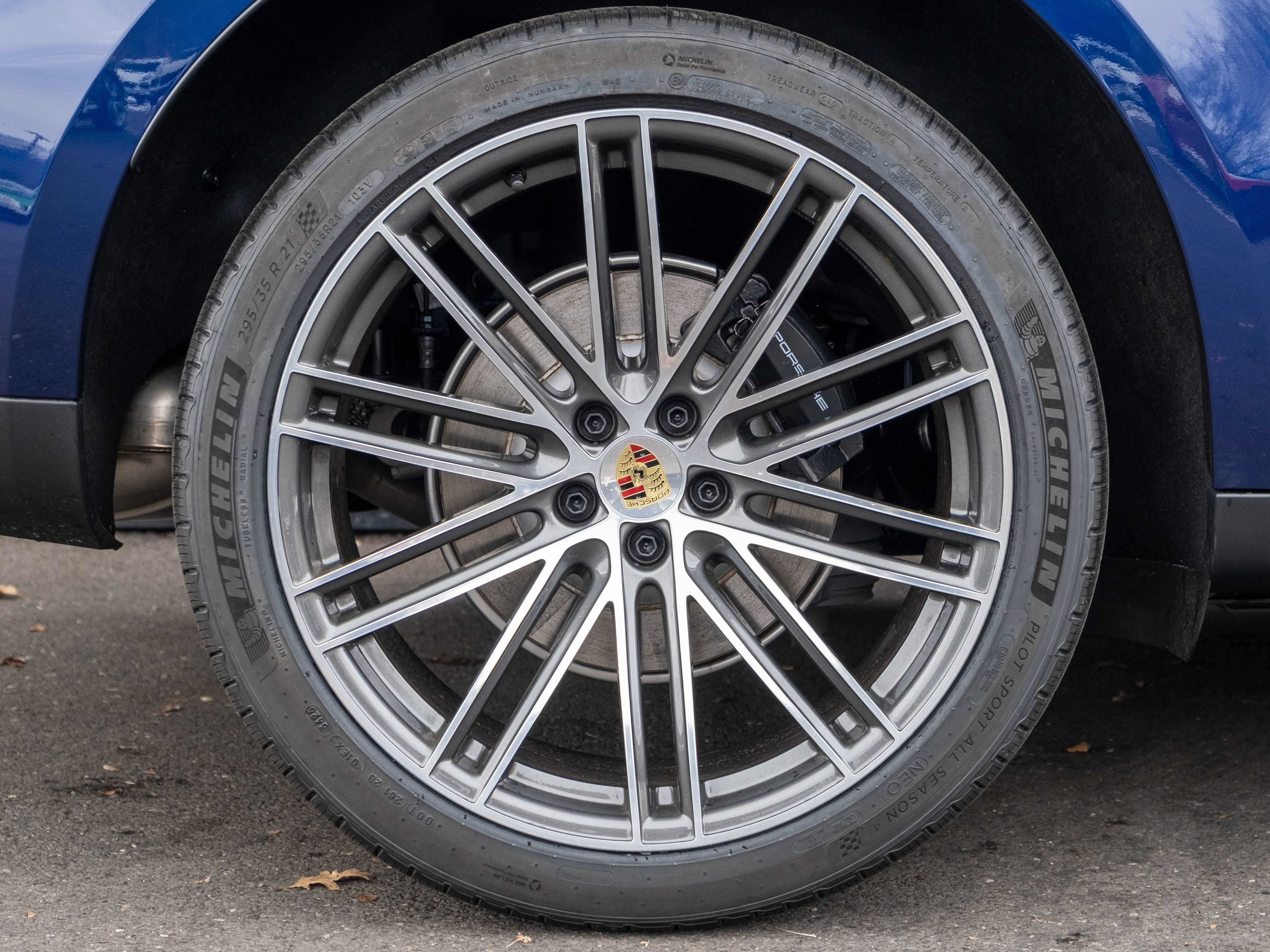 Certified 2026 Porsche Macan AWD/4WD image 14