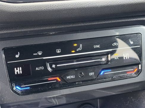 Used 2022 Volkswagen Tiguan SE R-Line image 9