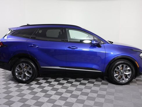 Used 2023 Kia Sportage SX image 9