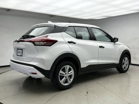 Used 2025 Nissan Kicks Play S image 5
